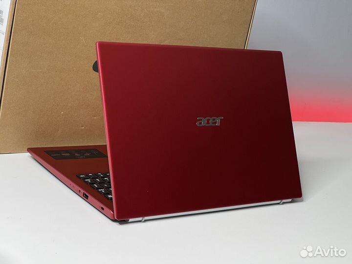 Новый Acer IPS 8g озу SSD256g Core i3 11th