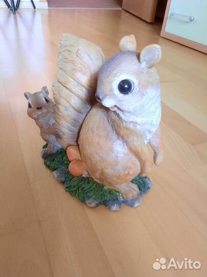 Садовая фигурка белка