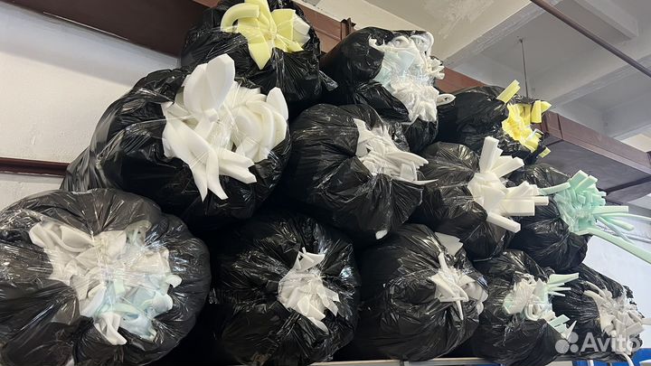 Куски обрезки поролона