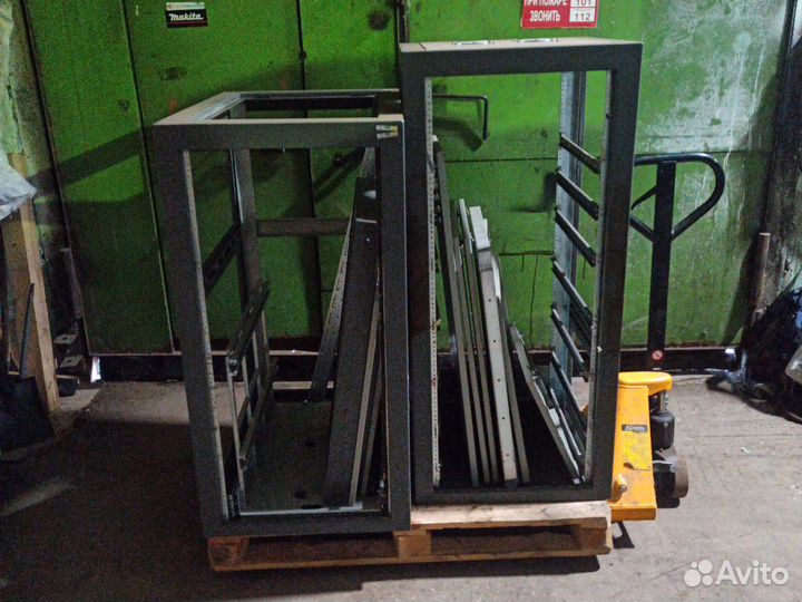 Шкаф (стойка) серверный