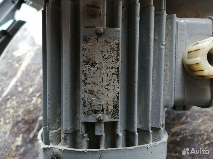 Двигатель асинхронный с крыльчаткой 4AA56A4уз