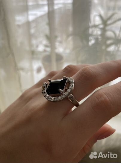 Серебряное кольцо