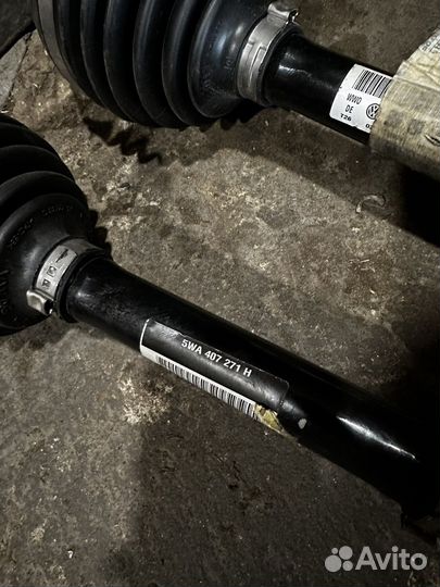 Привод передний левый Skoda Octavia A8