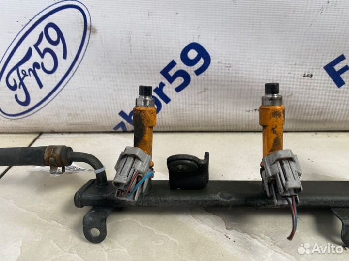 Рампа топливная Suzuki Swift ZD21S 1.5 (M15A) 2005