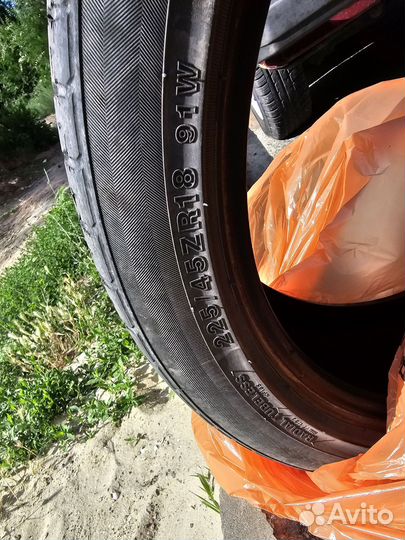 Kinforest KF-550 225/45 R18 W