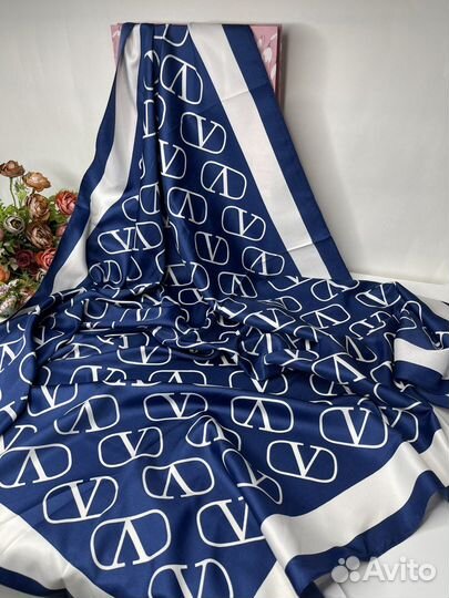 Шелковый платок Valentino синий