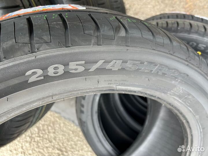 Tracmax X-Privilo RS01+ 285/45 R22