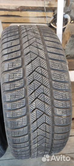 Pirelli Winter Sottozero 3 235/45 R18