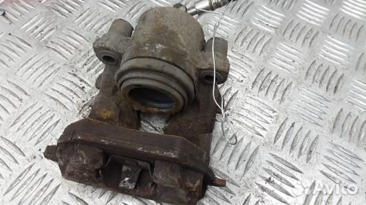 Суппорт тормозной передний правый volkswagen golf