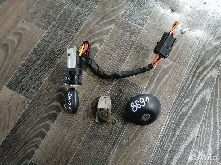 Замок зажигания Рено Логан 1