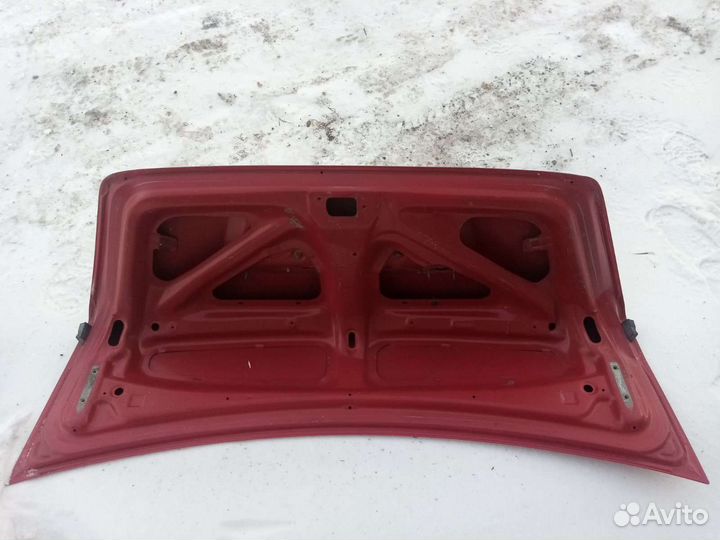 Крышка багажника от таёта corolla