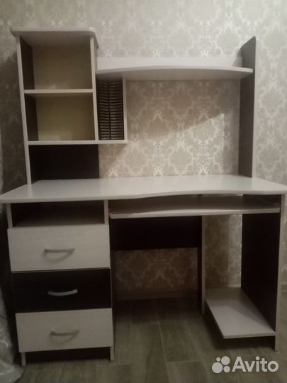 Компьютерный стол