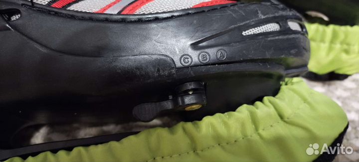 Коньки хоккейные