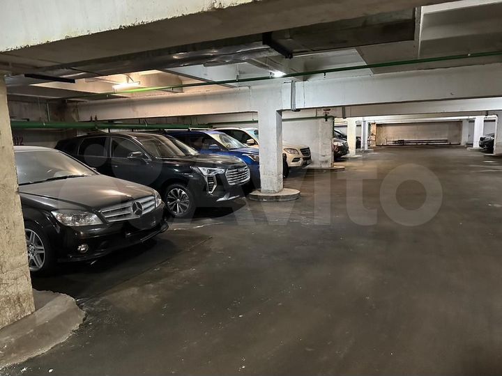 Машиноместо, 20 м²