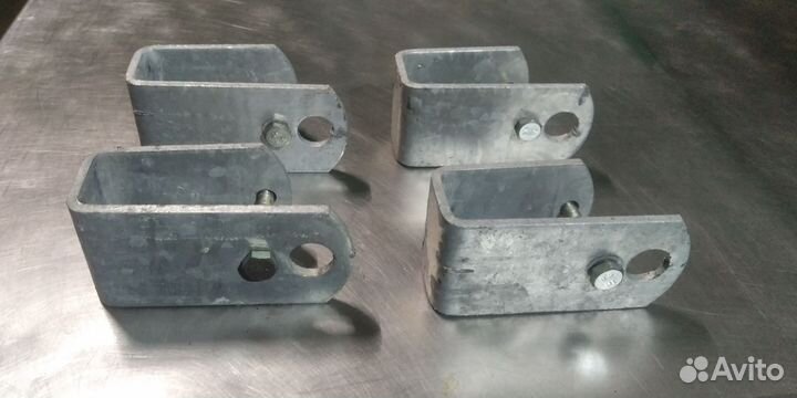 Петля крепления груза на лодочном прицепе мзса