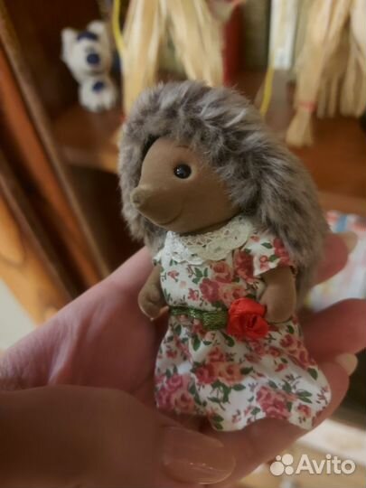 Sylvanian families Семья ёжиков 4 фигурки