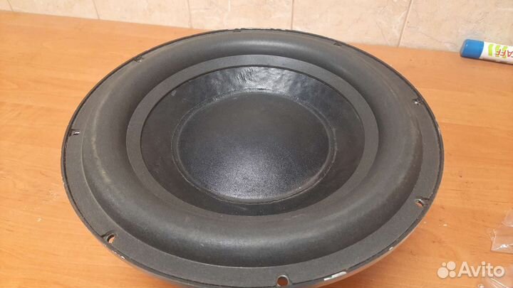 Сабвуфер ground zero radioactive 12