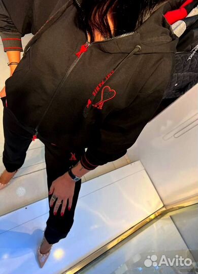 Спортивный костюм новый люксовый