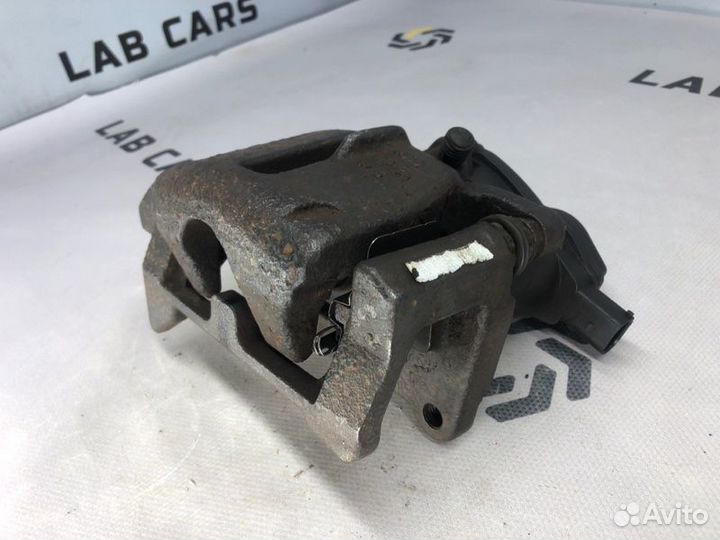 Суппорт тормозной задний левый Audi A5 8T cgka 2.7