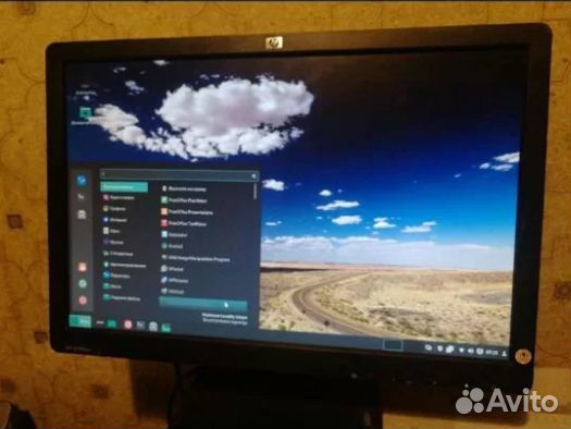 19 дюймов широкоформатные 1440х900 с кабелями