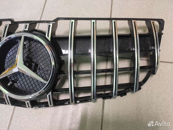 Решётка радиатора Mercedes GLK X204 2014г