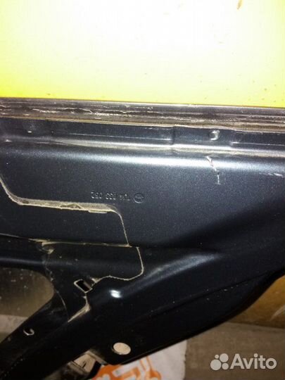 Дверь боковая задняя левая Skoda Octavia 1