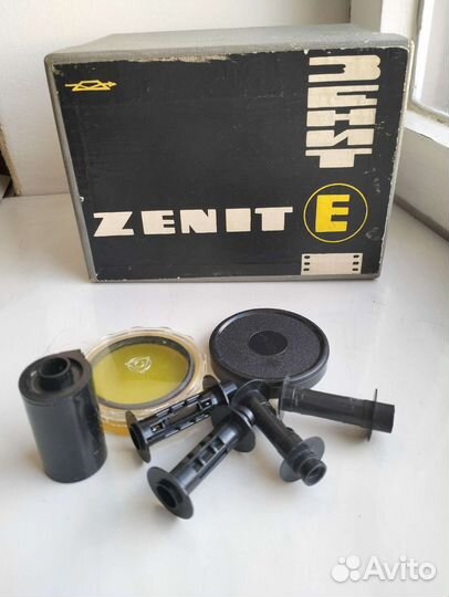 Плёночный фотоаппарат Зенит Е
