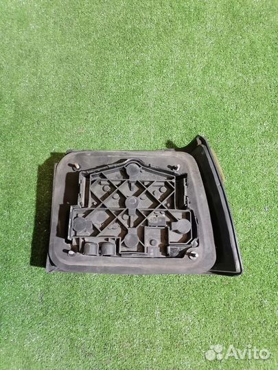 Фонарь задний левый Volkswagen Jetta