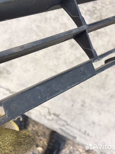 Решетка в бампер правая Toyota Land Cruiser VDJ200