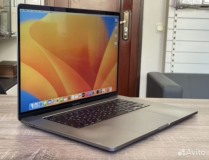 MacBook Pro 16 2019 I7/16/512