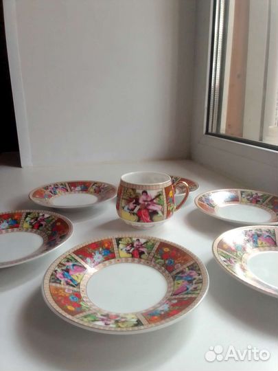 Чашка и 6 блюдечек