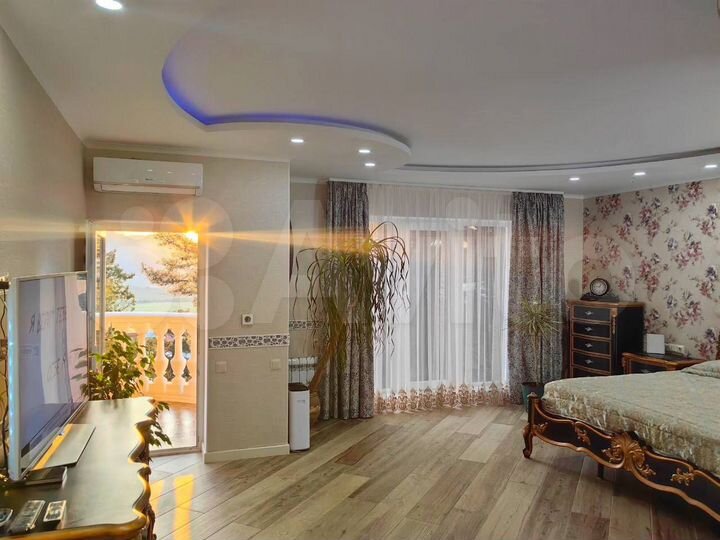 Дом 245 м² на участке 25 сот.