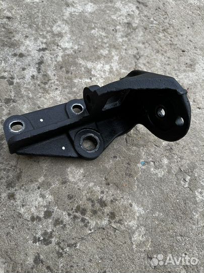 Кронштейн генератора умз 4216/Evotech