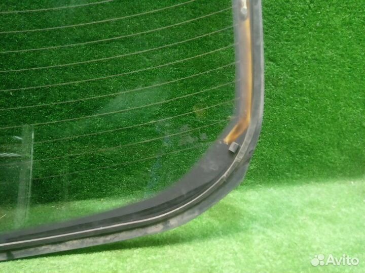 Стекло кузовное глухое заднее Ford Focus 3 седан