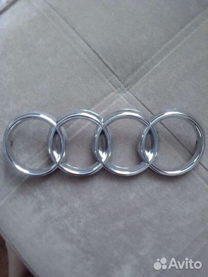 Эмблема audi на радиатор