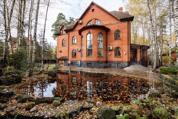 Коттедж 1000 м² на участке 28 сот.