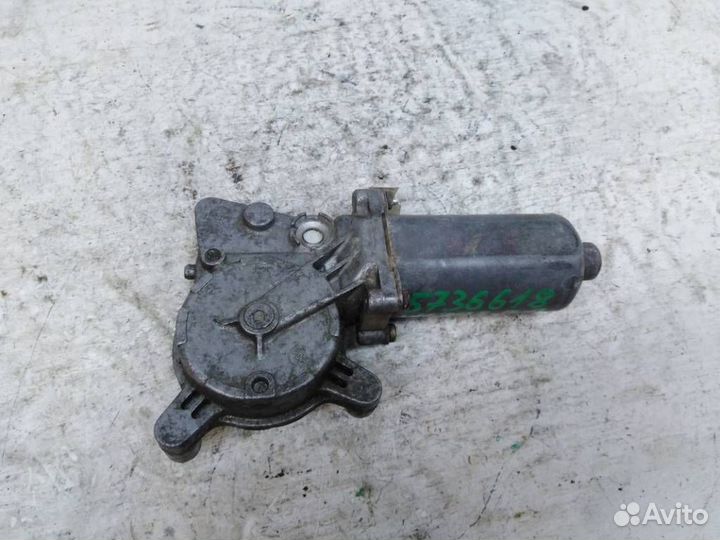 Моторчик переднего левого стеклоподъемника