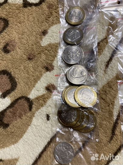 Юбилейные монеты