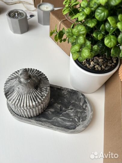 Подарочный набор свечей в гипсовых подсвечниках