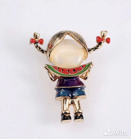 Брошь девочка