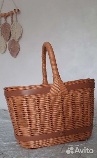 Корзина плетеная из бумажной лозы
