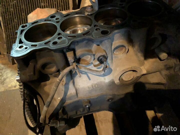 Двигатель на mitsubishi galant 1,8