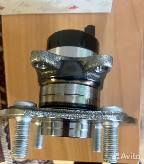 Ступица задняя правая с ABS toyota yaris 2004г