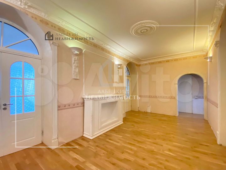 4-к. квартира, 128,3 м², 5/6 эт.