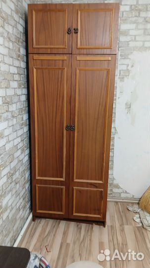 Шкаф платяной