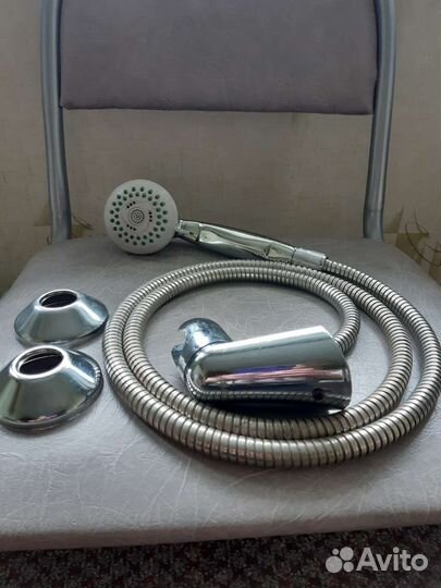 Смеситель в ванну