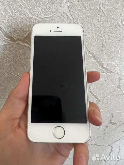 Телефон iPhone 5s