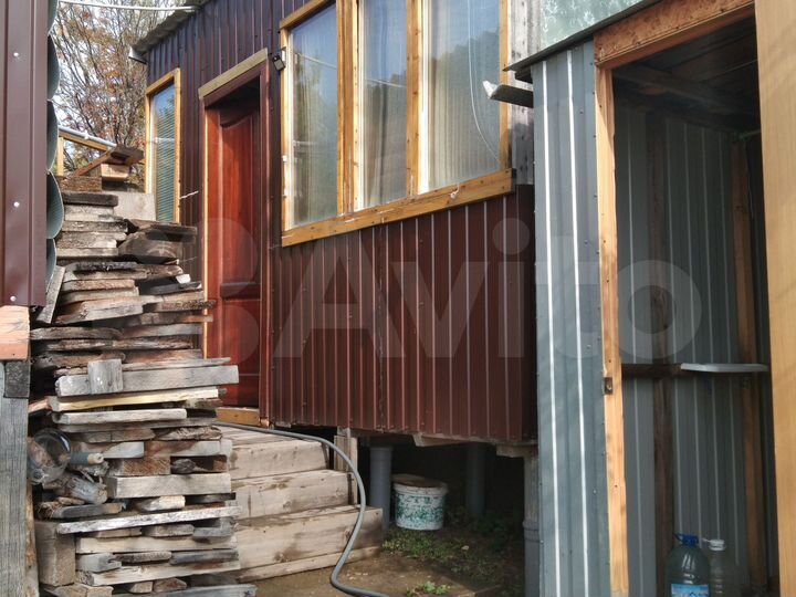 Дом 20 м² на участке 6 сот.