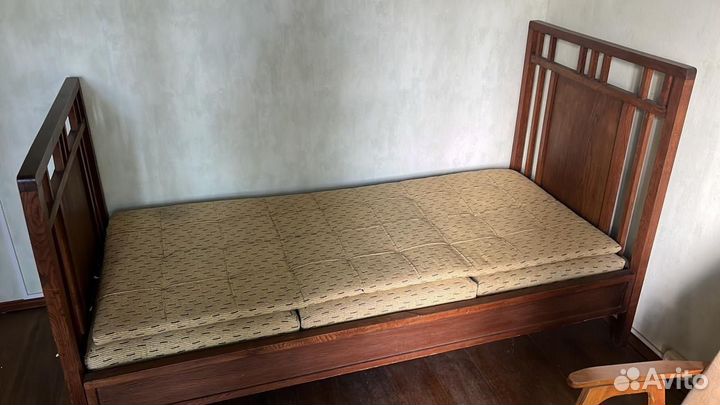 Кровать деревянная, спинки от кровати металл