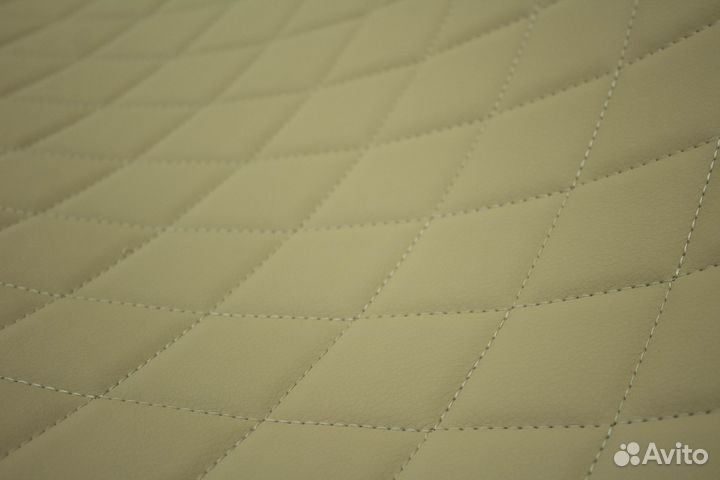 Стеганая экокожа бежевая с бежевым ромбом
